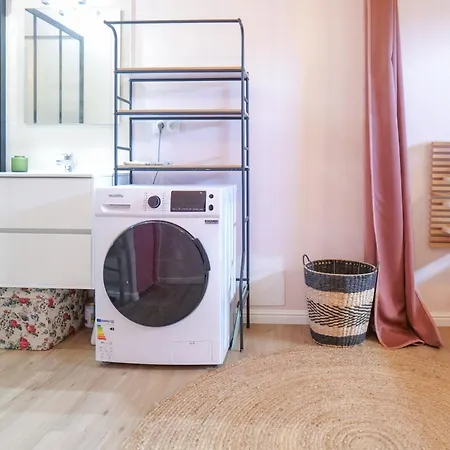 Cosy En Souplex Quartier Saint Michel - 2 Personnes * لي سابلِ دولونْ